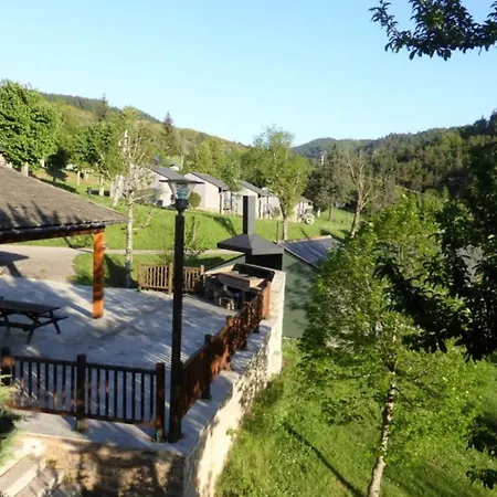 Camping Charmante Maison Avec Terrasse - 5 Pers. A - Api-1-52-1726 Meyrueis
